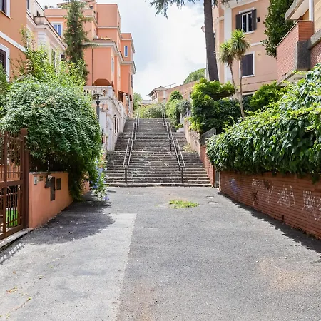Trastevere Liberty House * روما